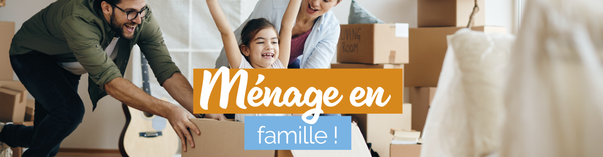 img-de-famille-qui-joue-avec-leur-petite-fille