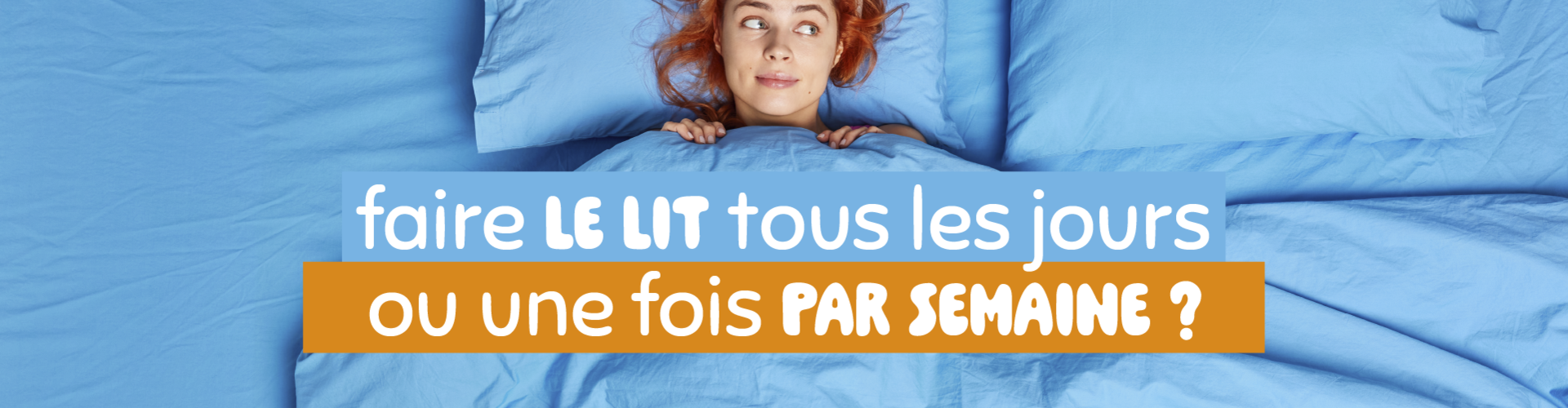 img-femme-couchée-sur-un-lit-drap-bleu-qui-réflechit